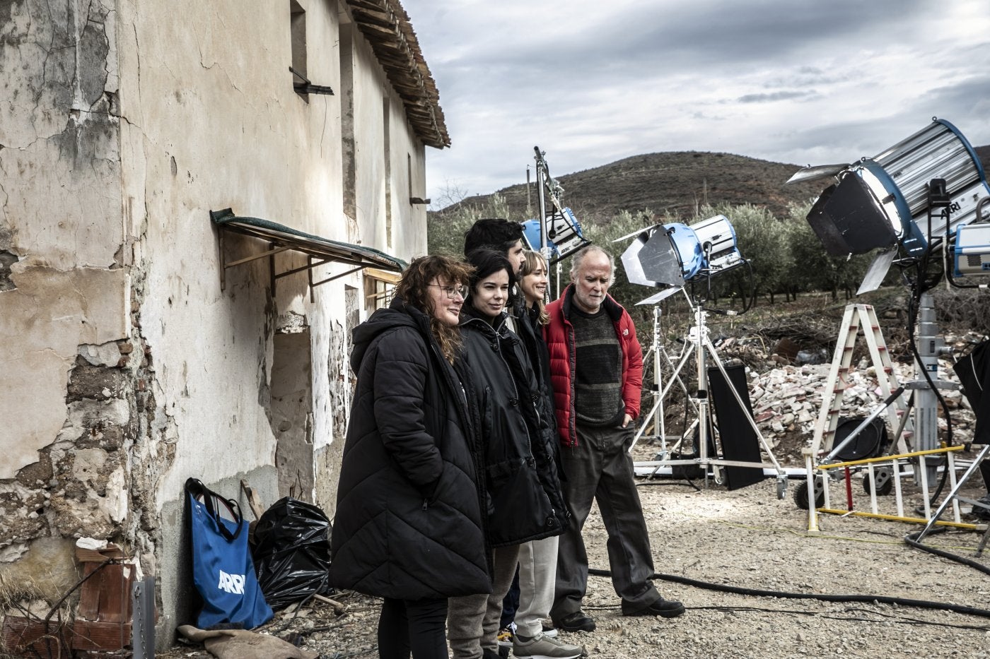 Isabel Coixet y varios actores durante el rodaje de 'Un amor'.