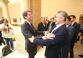 Capellán recibe la felicitación del alcalde de Logroño, Conrado Escobar