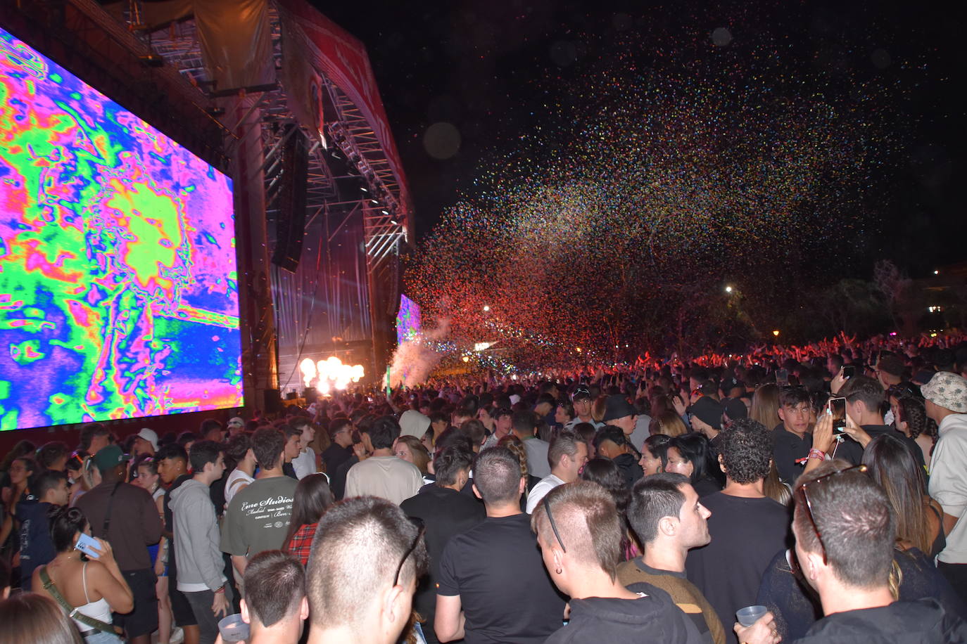 Viernes noche en el Holika