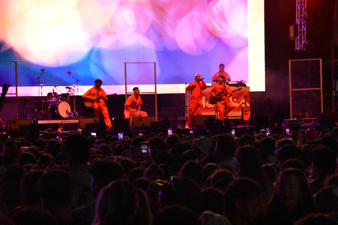 Viernes noche en el Holika