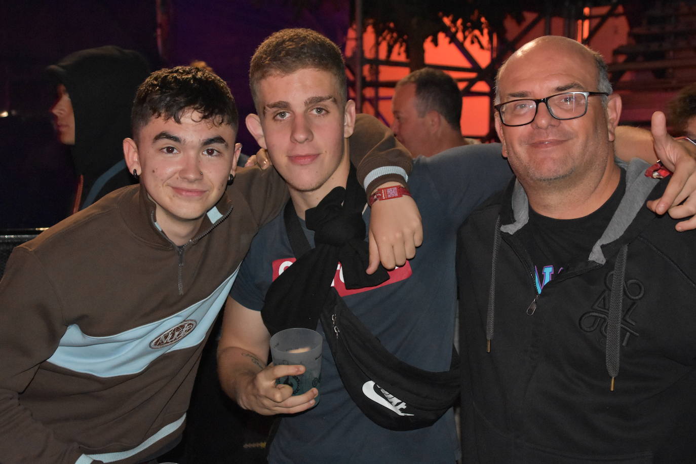 Viernes noche en el Holika