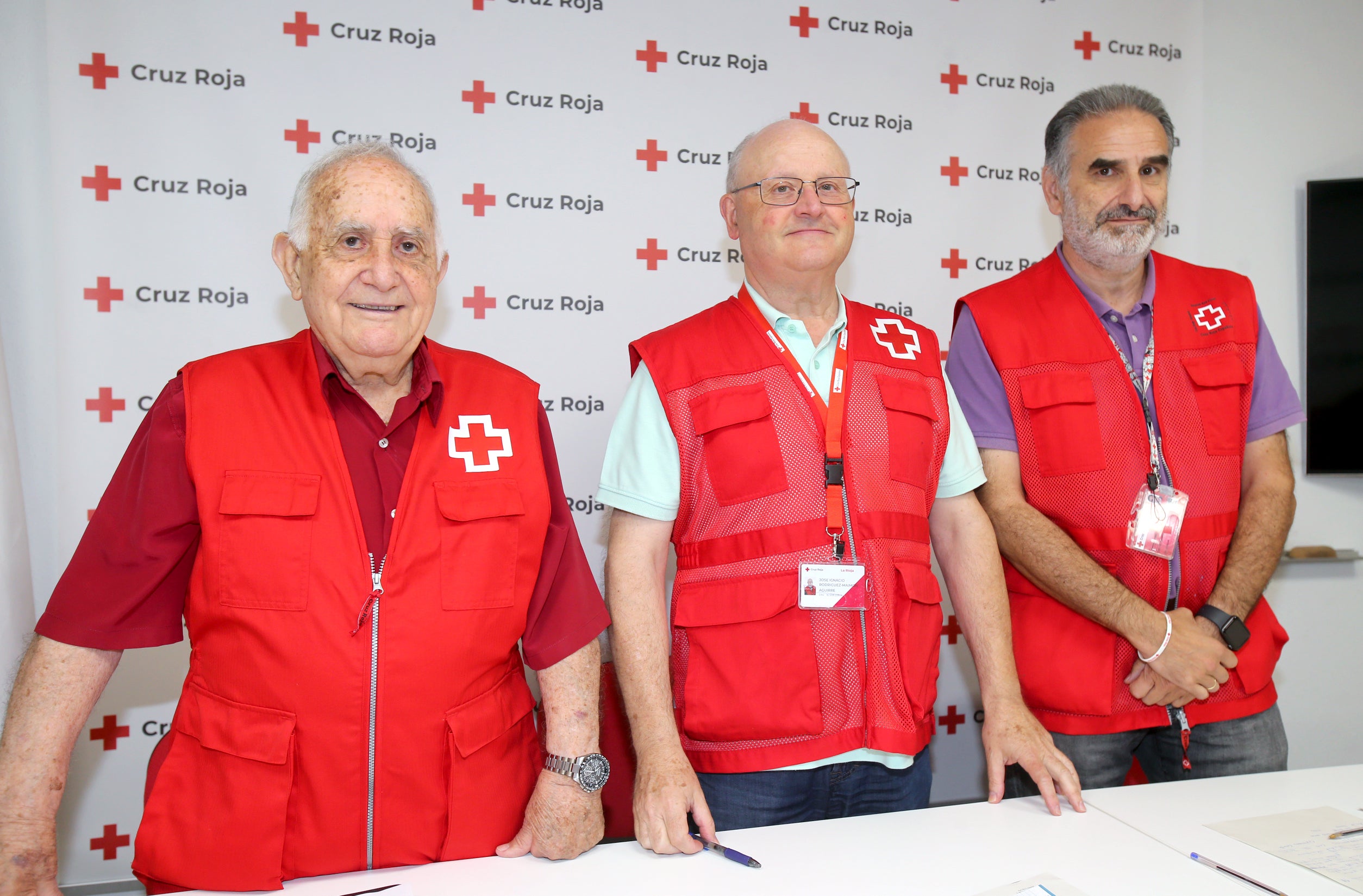 Fernando Reinares, José Ignacio Rodríguez Maimón y Jaime Caballero, en la sede de Cruz Roja