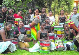 Mujeres malgaches integrantes de la Batucada Blodo Malagasy.