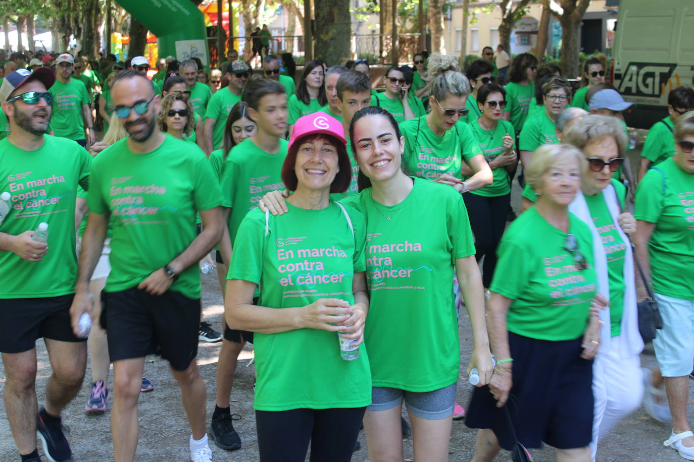 La VI Marcha contra el cáncer reúne a más de 1.200 personas en Nájera
