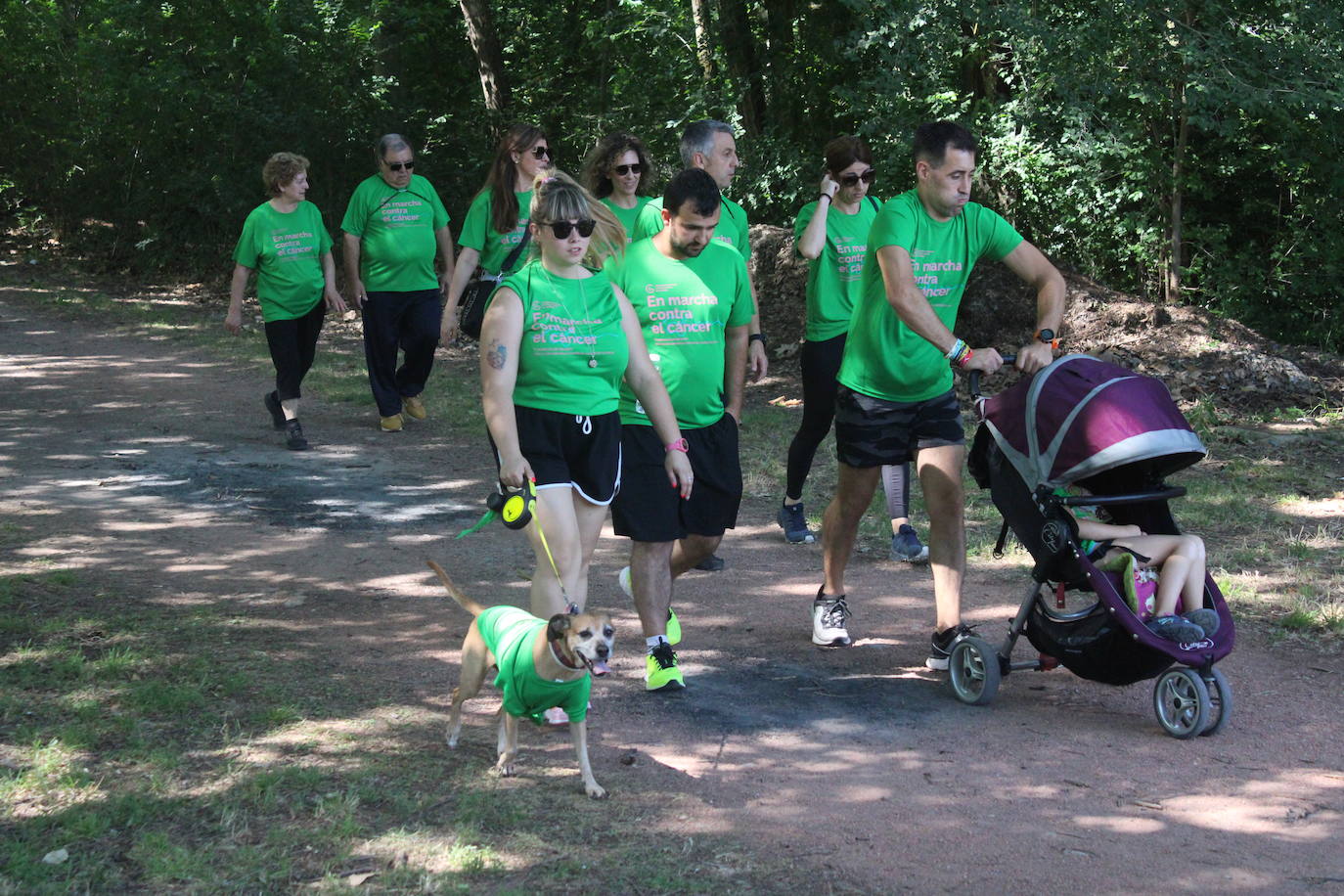 La VI Marcha contra el cáncer reúne a más de 1.200 personas en Nájera