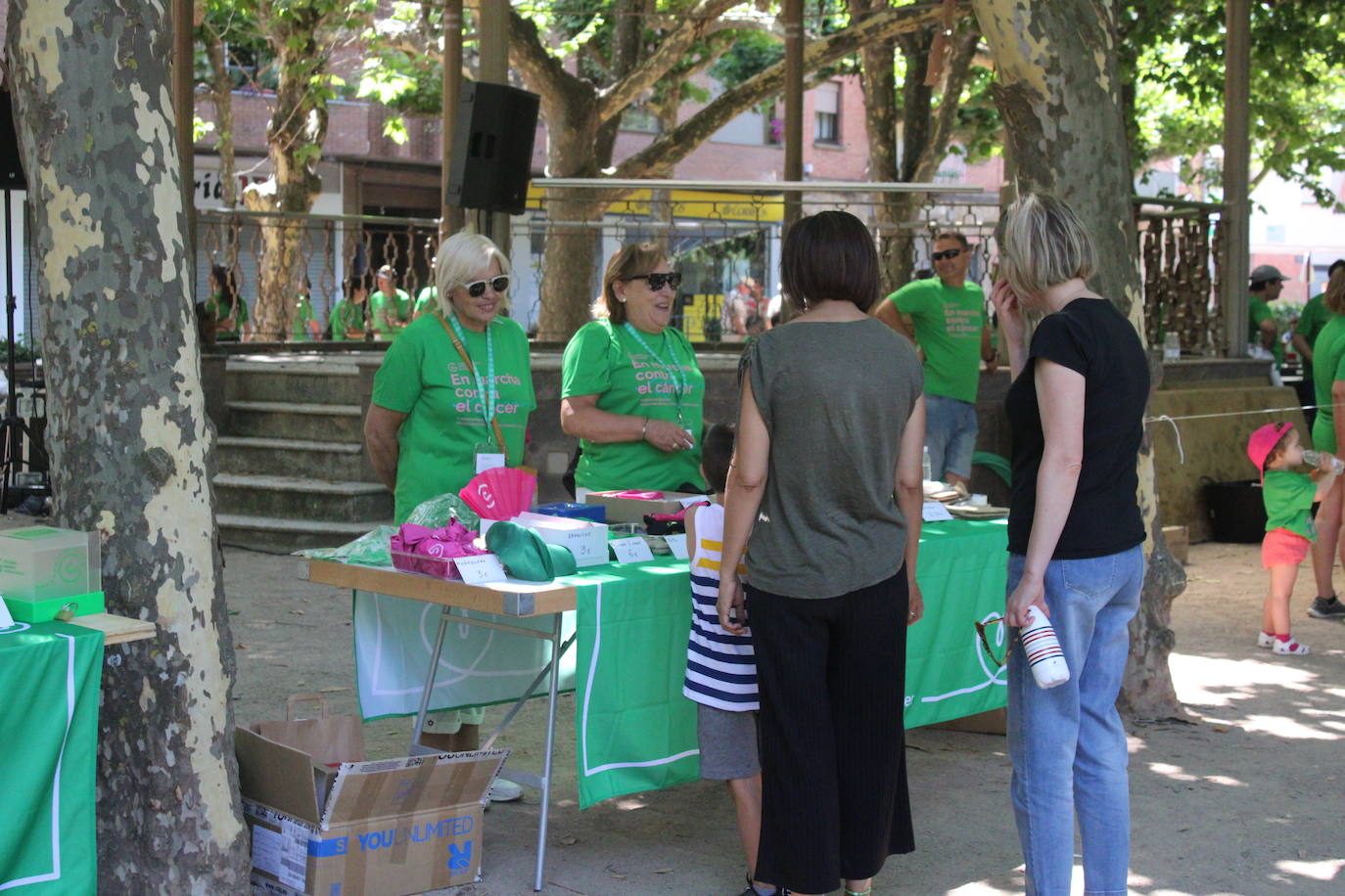 La VI Marcha contra el cáncer reúne a más de 1.200 personas en Nájera
