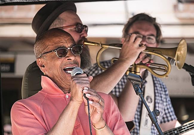 Tres de los componentes de Universal Language Quartet.