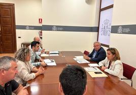 Reunión entre Beatriz Arraiz y representantes de las organizaciones agrarias