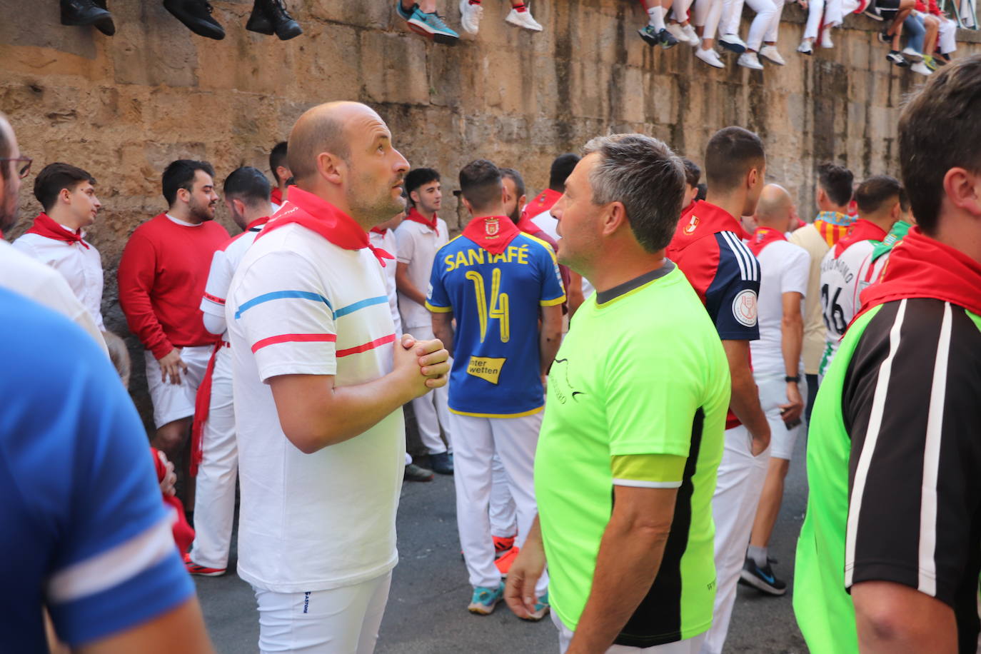 Decenas de riojanos van cada día a los encierros de San Fermín y después vuelven al trabajo