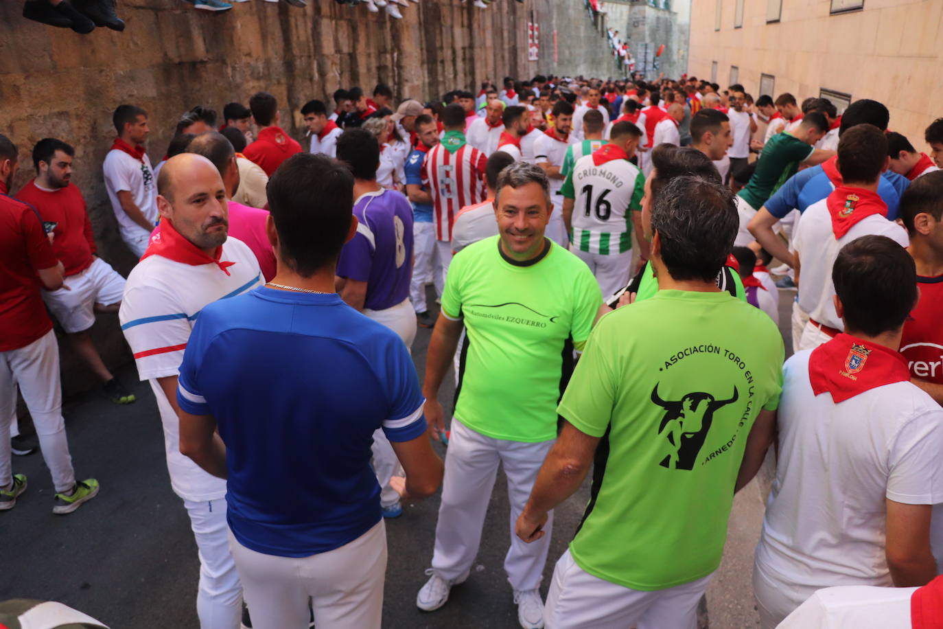 Decenas de riojanos van cada día a los encierros de San Fermín y después vuelven al trabajo