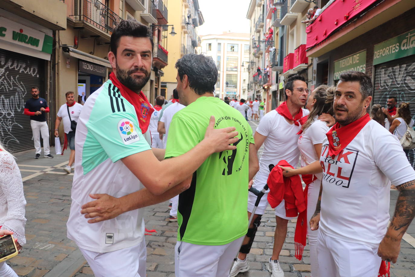 Decenas de riojanos van cada día a los encierros de San Fermín y después vuelven al trabajo