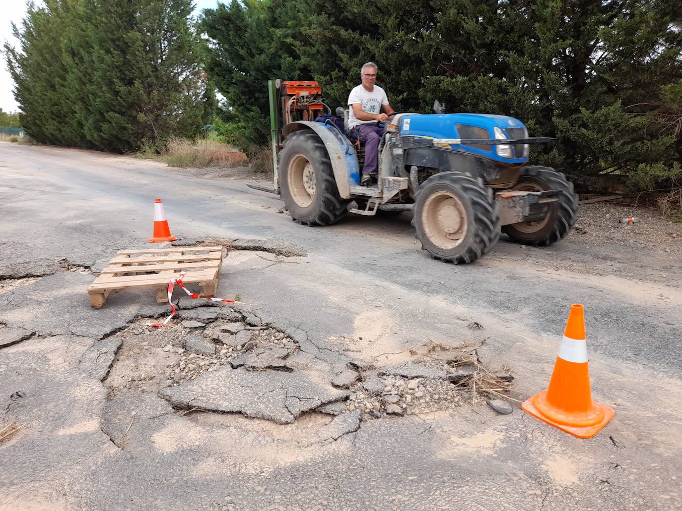 El granizo levantó un camino asfaltado en Rincón de Soto.