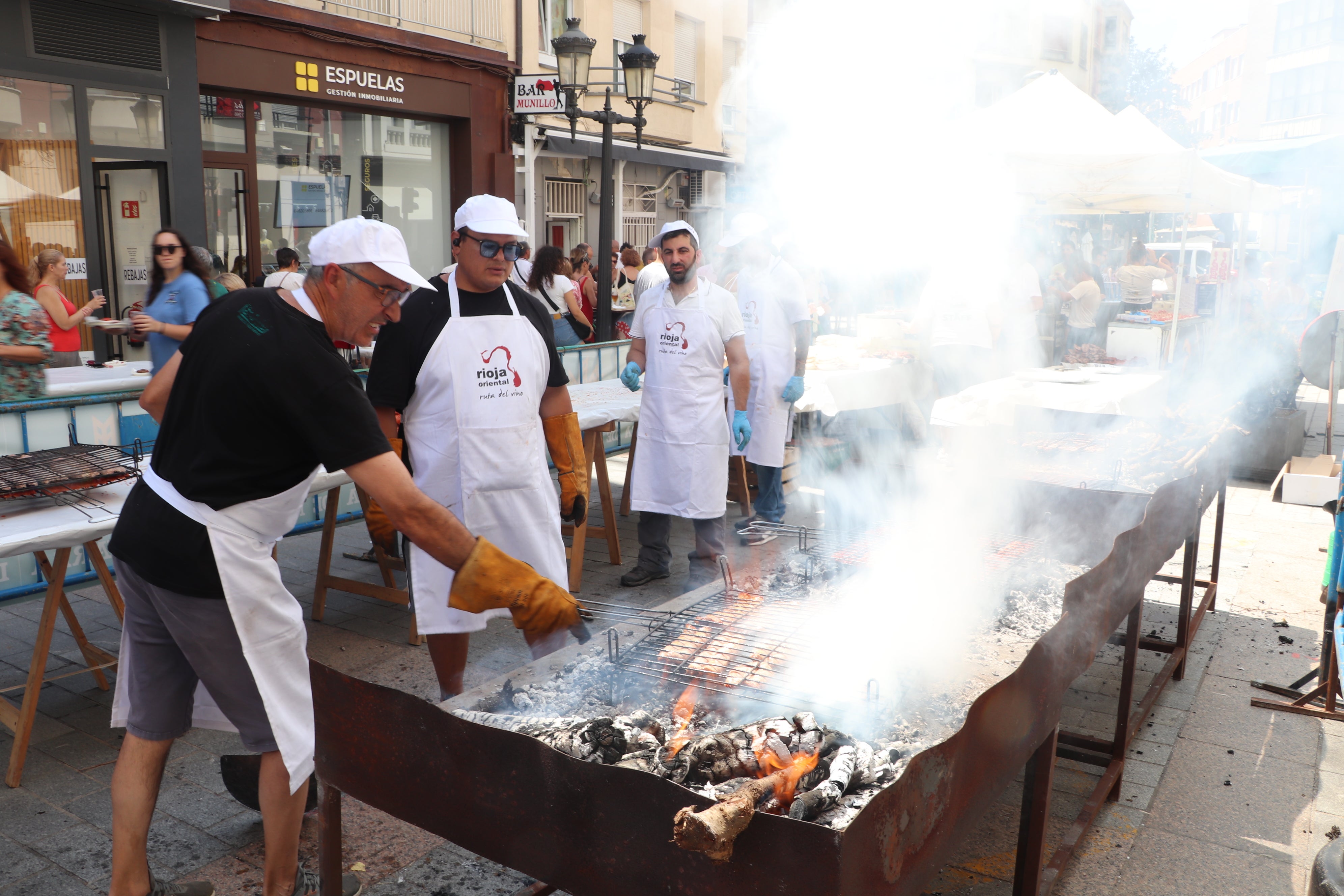 El Fárdelej llena las calles de Arnedo de música y gastronomía