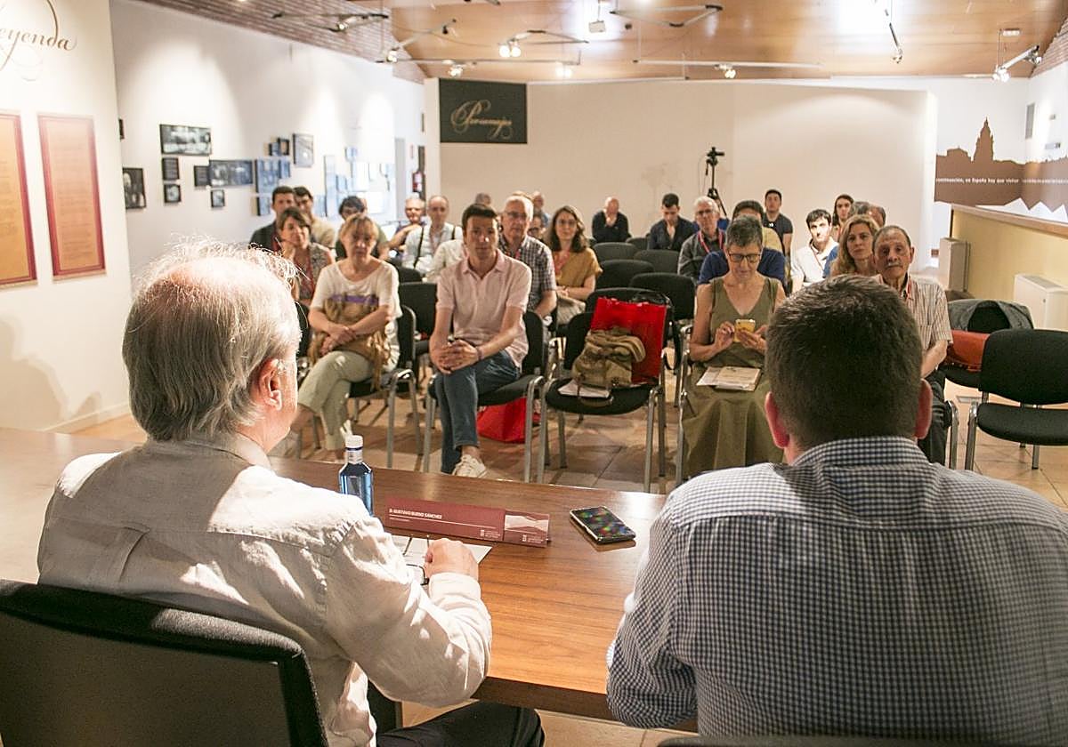Bueno Sánchez y Riaño, durante la inauguración oficial del curso.