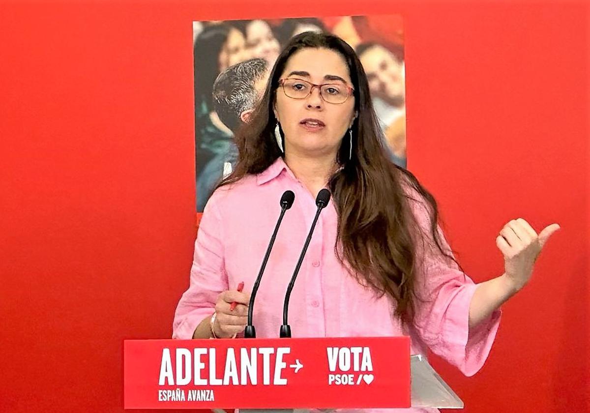 Elisa Garrido en la sede del PSOE en Logroño.