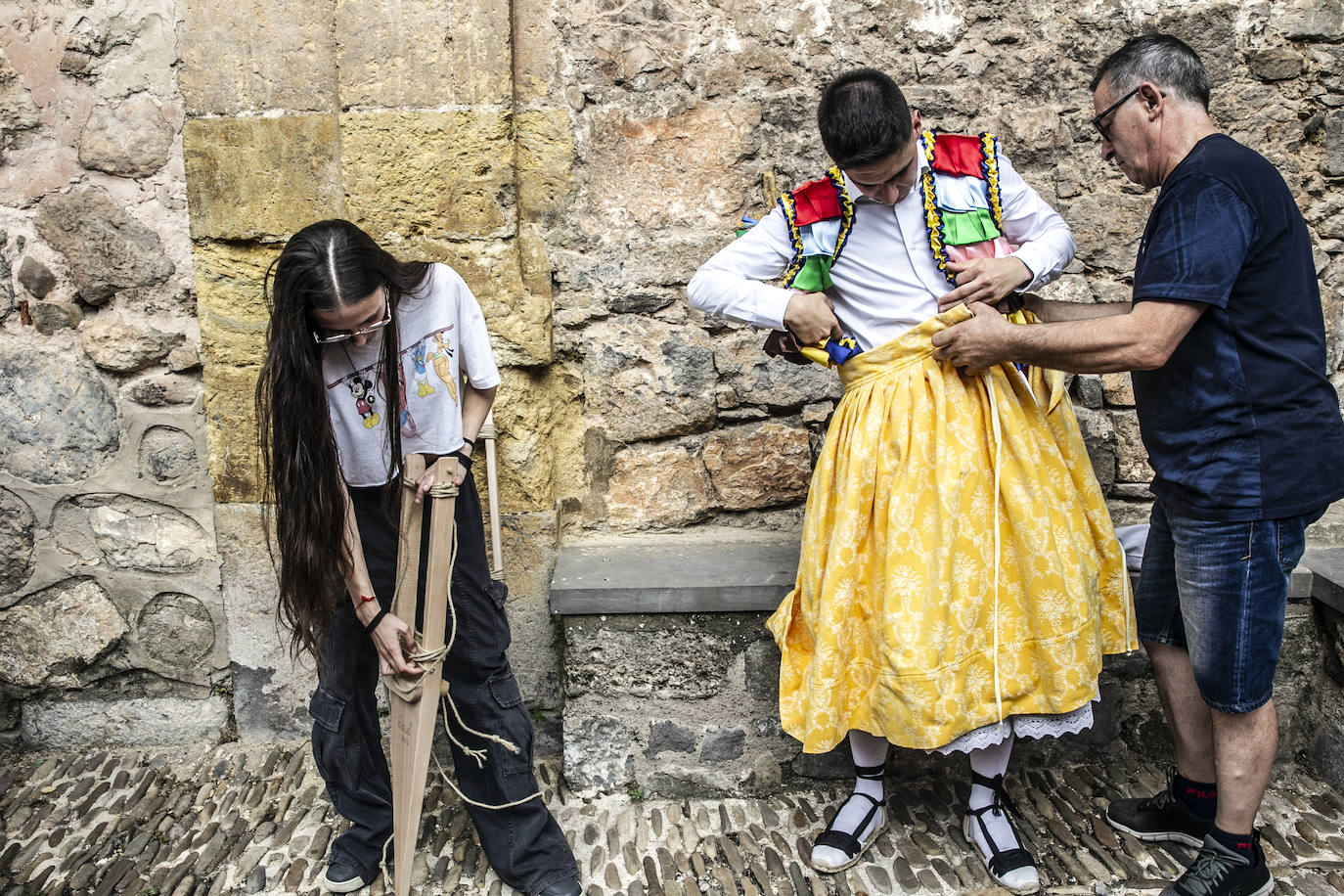 Los danzadores de Anguiano cumplen con la tradición