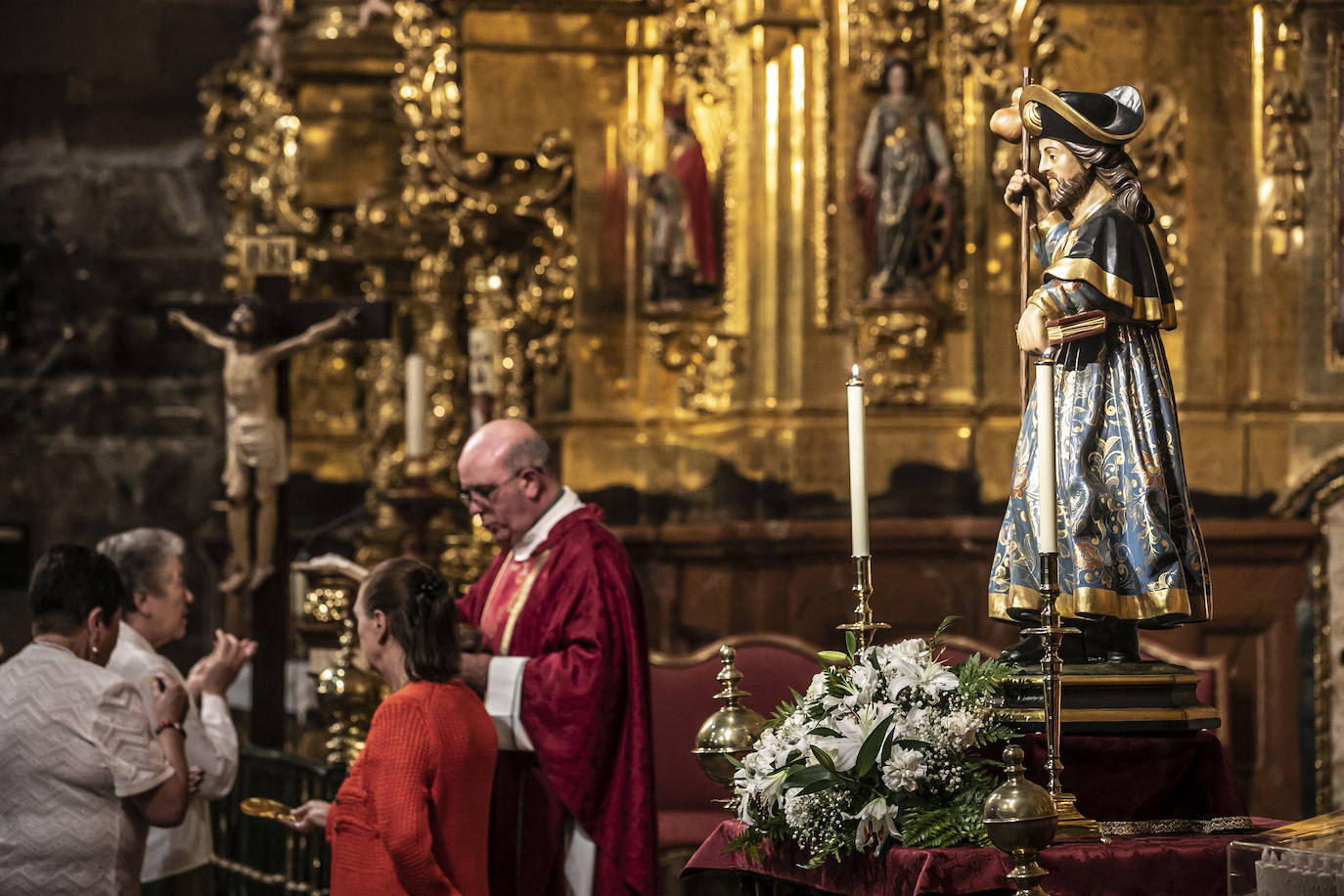 La iglesia de la Asunción de Navarrete exhibe su botafumeiro