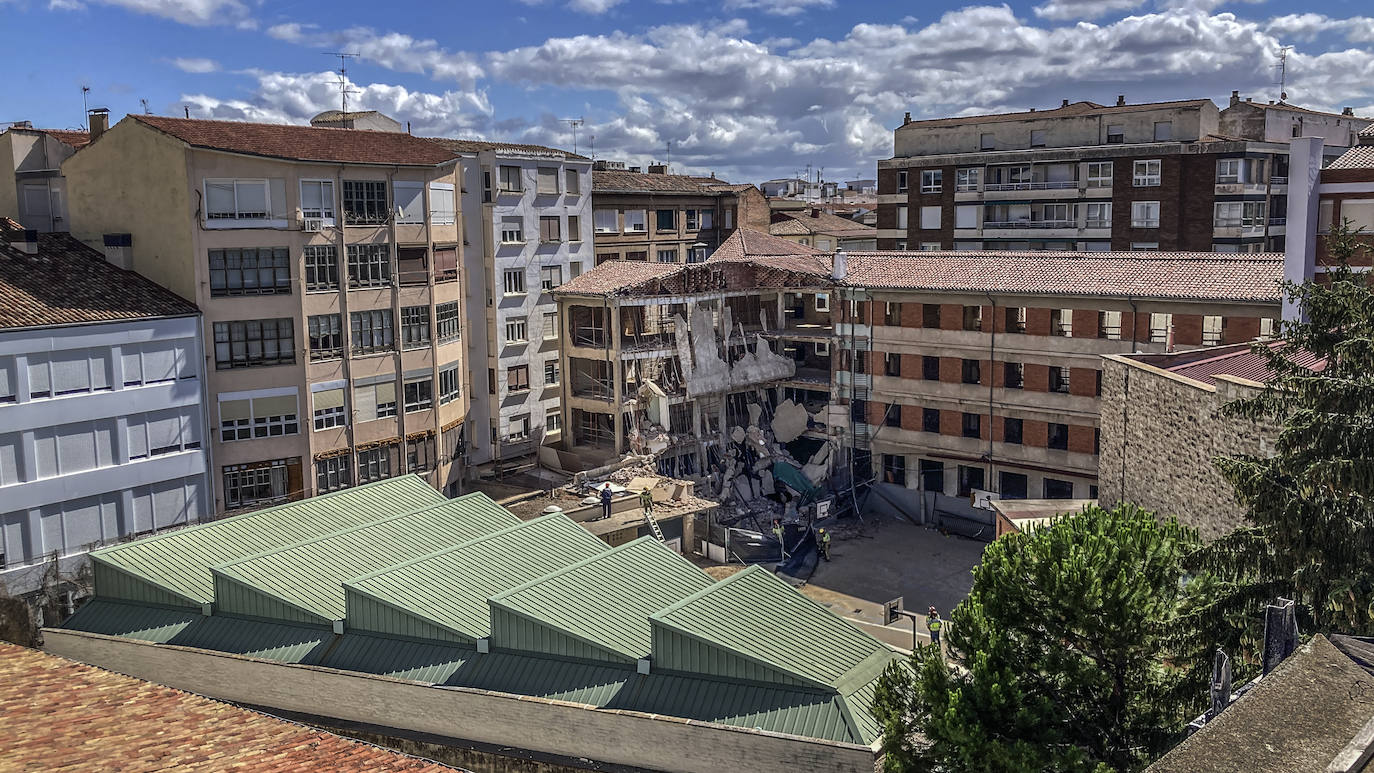 Conmoción en Logroño por el desplome del edificio de Adoratrices