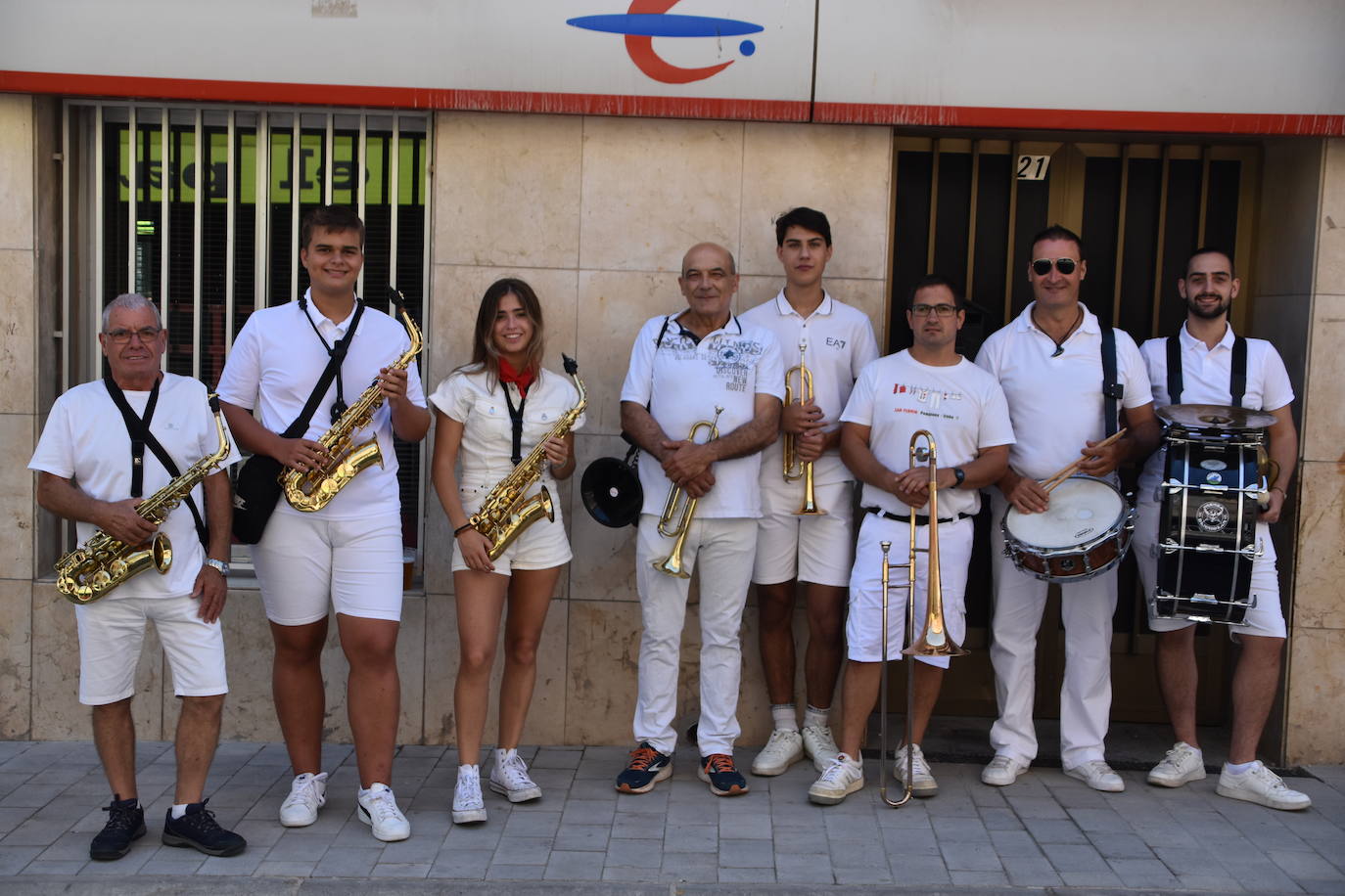 Vacas y paella en el último día de fiestas en Cervera