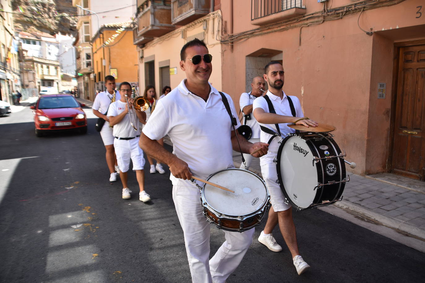 Vacas y paella en el último día de fiestas en Cervera