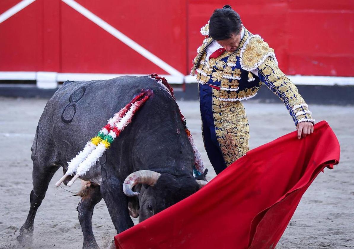 Diego Urdiales, durante el festejo