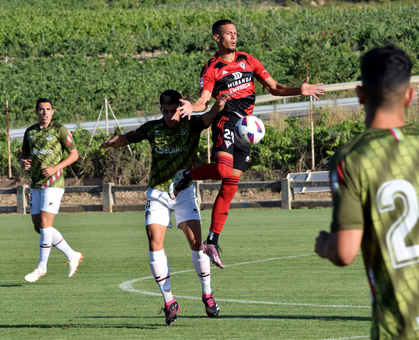 Imágenes del partido entre SD Logroñes y Mirandés
