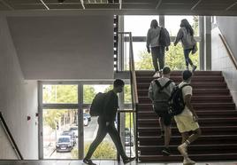 Alumnos universitarios.