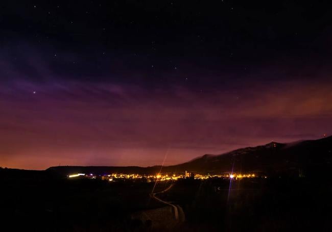 Vistas de Leza de noche.