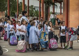 Alumnos de un colegio logroñés, en su vuelta a las aulas del pasado año.