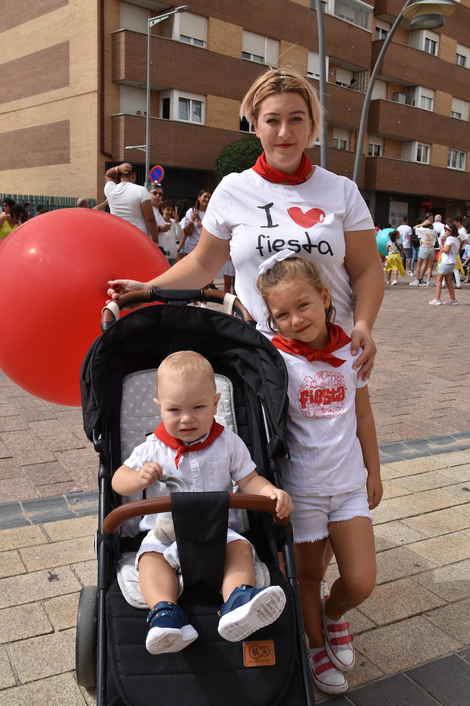 Chupinazo y carrozas de Pradejón