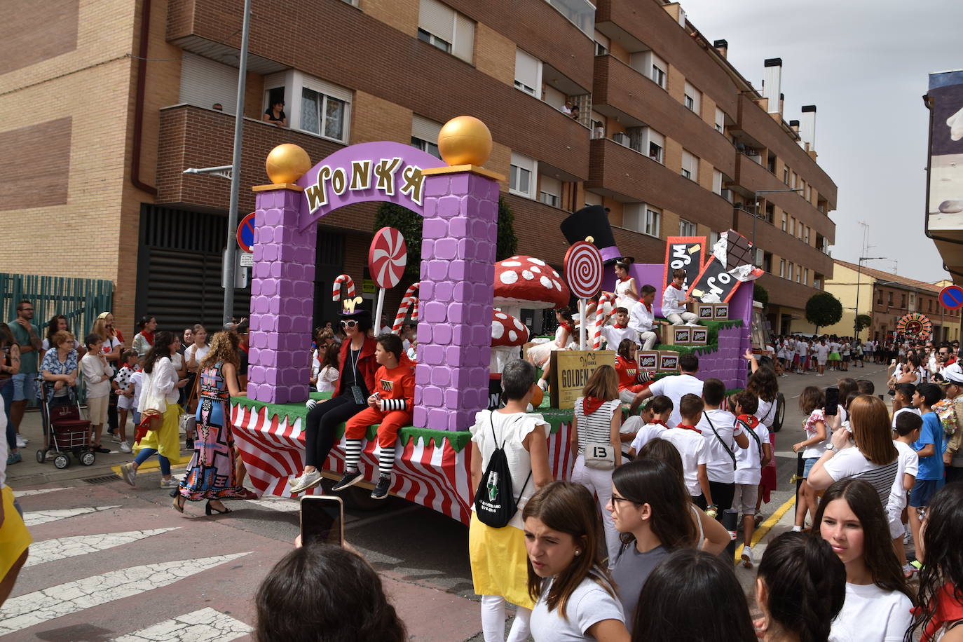 Chupinazo y carrozas de Pradejón
