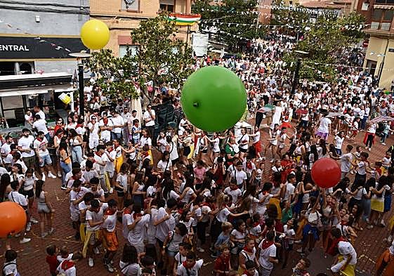 Chupinazo y carrozas de Pradejón