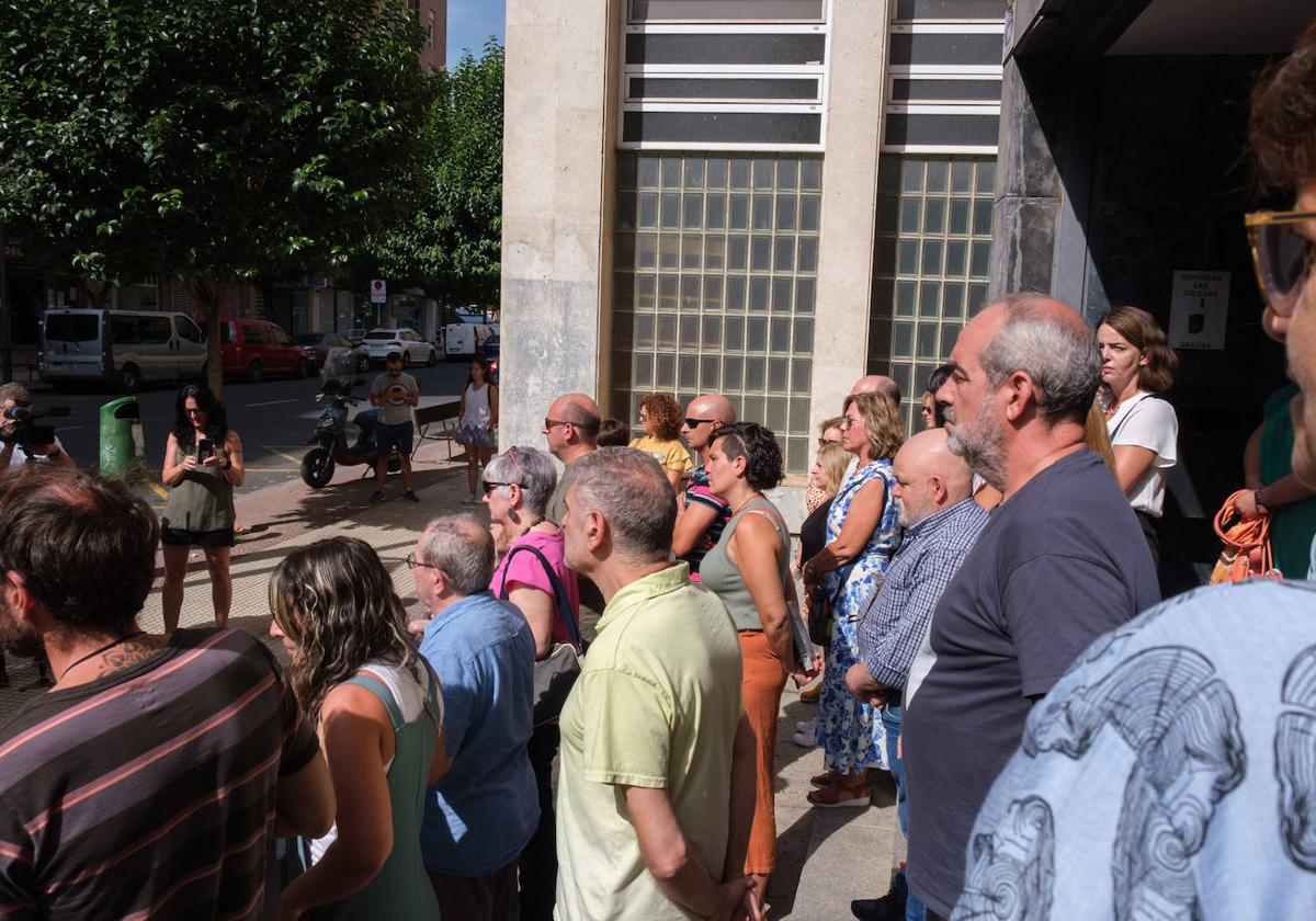 Minuto de silencio en memoria de la trabajadora fallecida.