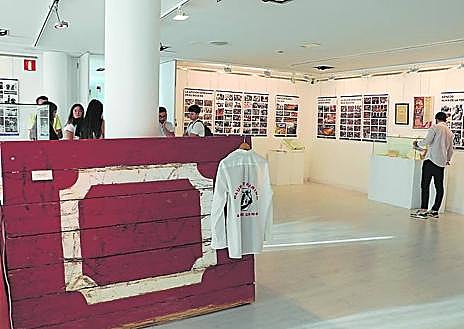 Imagen secundaria 1 - La muestra recoge diferentes elementos que podían encontrarse en la plaza de toros antigua de Arnedo. 