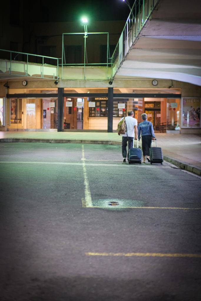 Últimos pasajeros de la estación de buses de Pío XII.