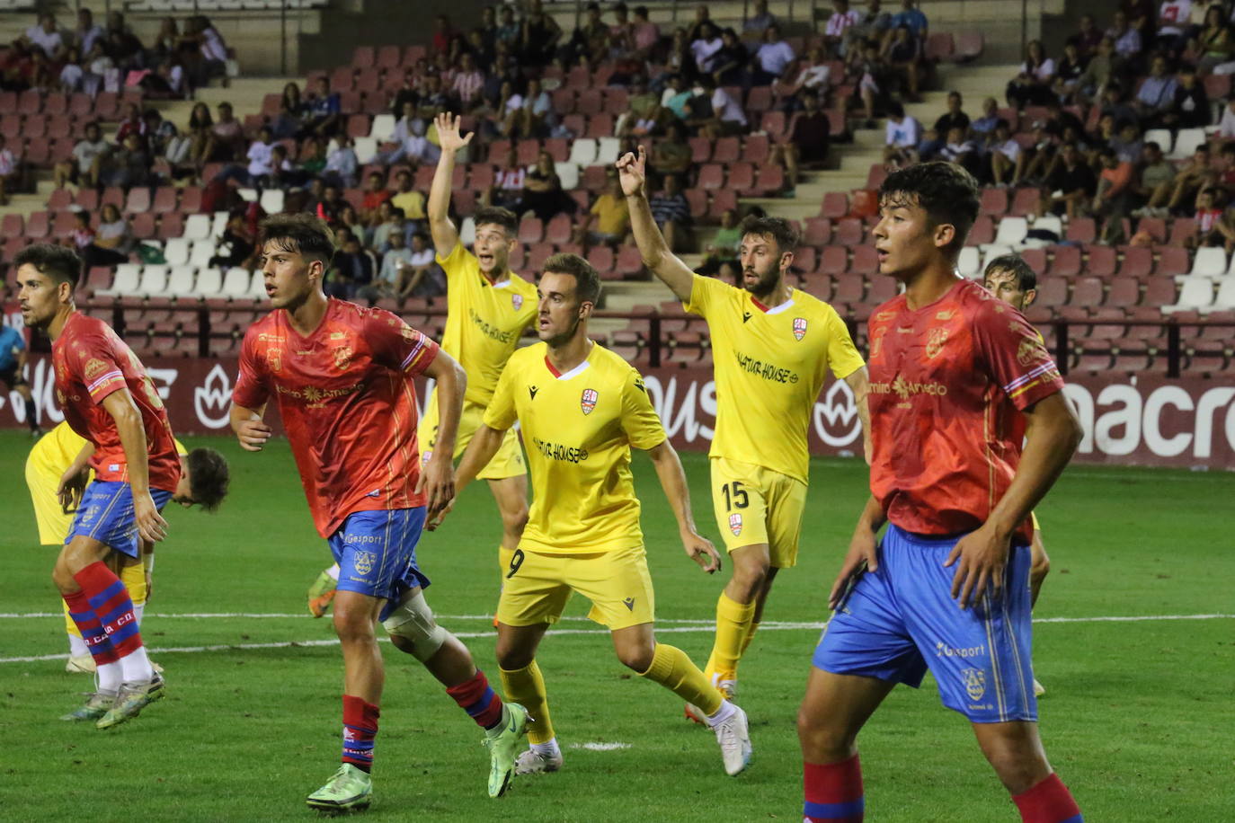 El público gozó en el Calahorra - UDL