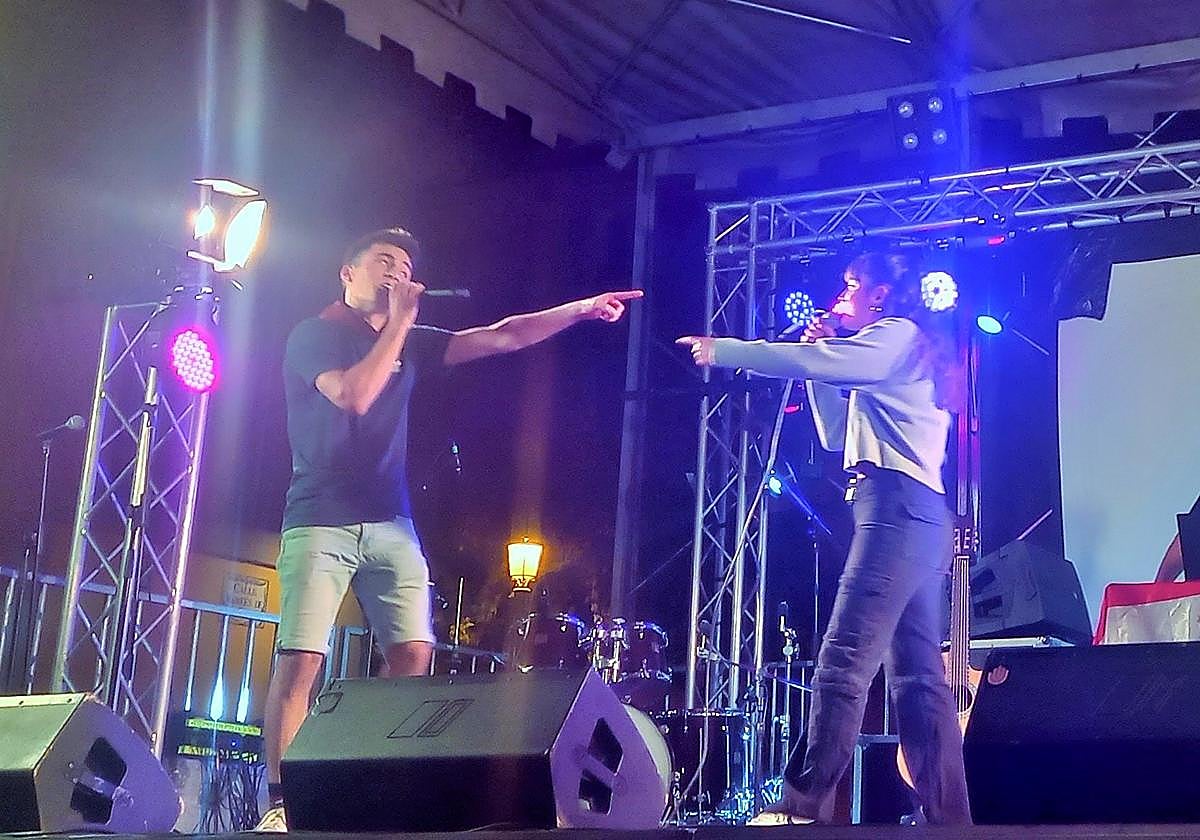 Nico y Julia. cantando 'Querer'