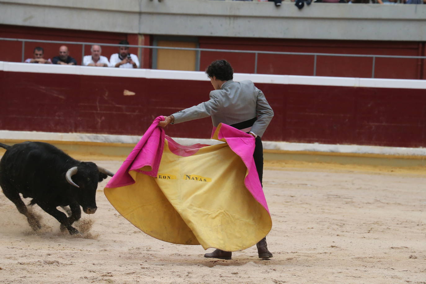 La cantera riojana se da cita en la plaza de toros de La Ribera
