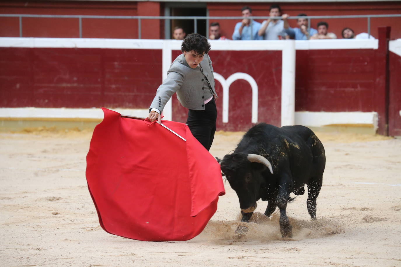 La cantera riojana se da cita en la plaza de toros de La Ribera
