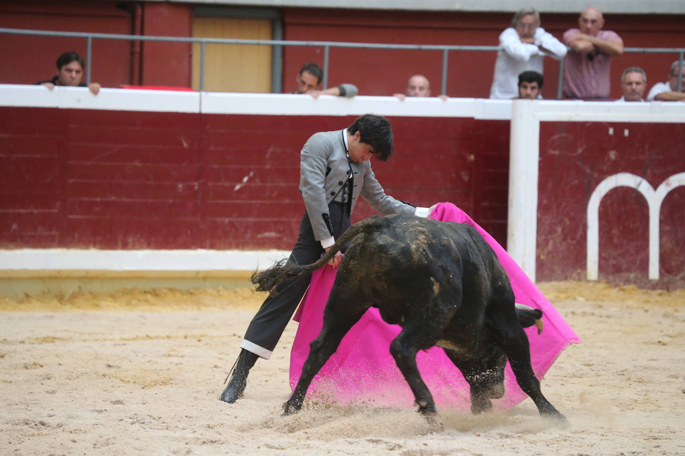 La cantera riojana se da cita en la plaza de toros de La Ribera