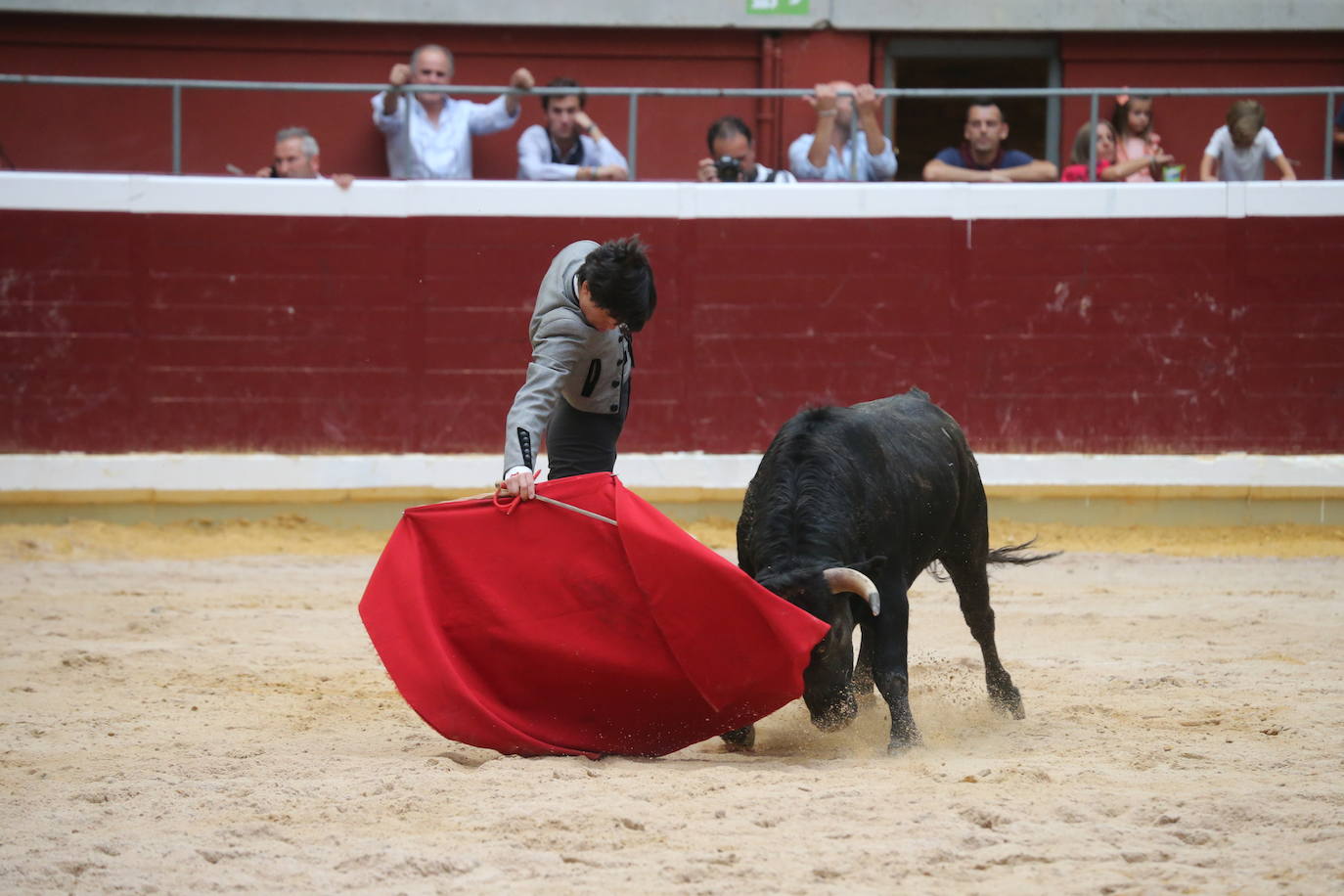 La cantera riojana se da cita en la plaza de toros de La Ribera