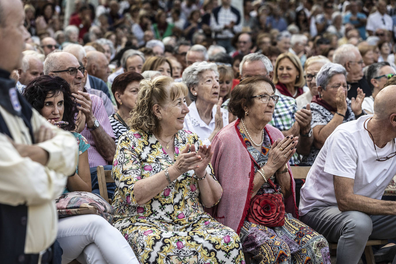 Festival de jotas en el Espolón