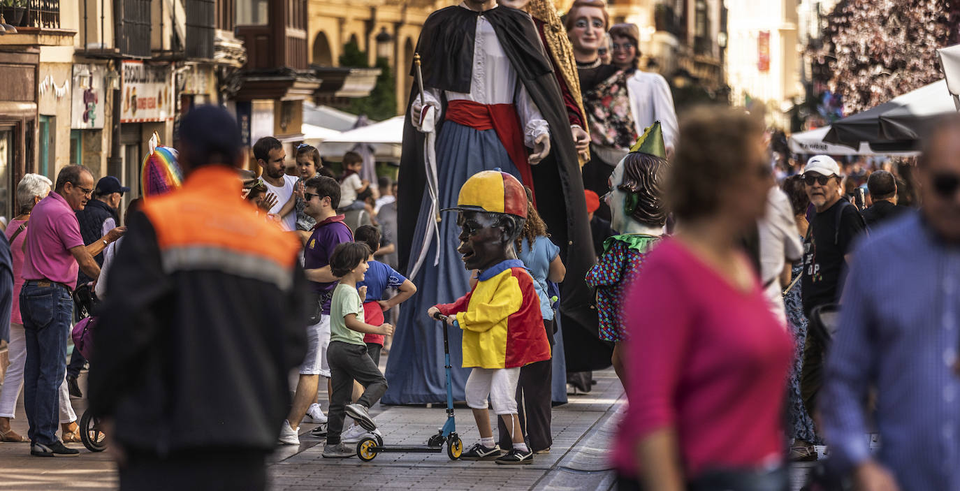 Mañana de gigantes para grandes y pequeños