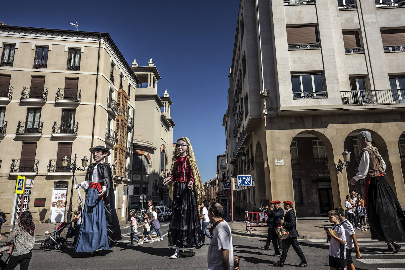Mañana de gigantes para grandes y pequeños