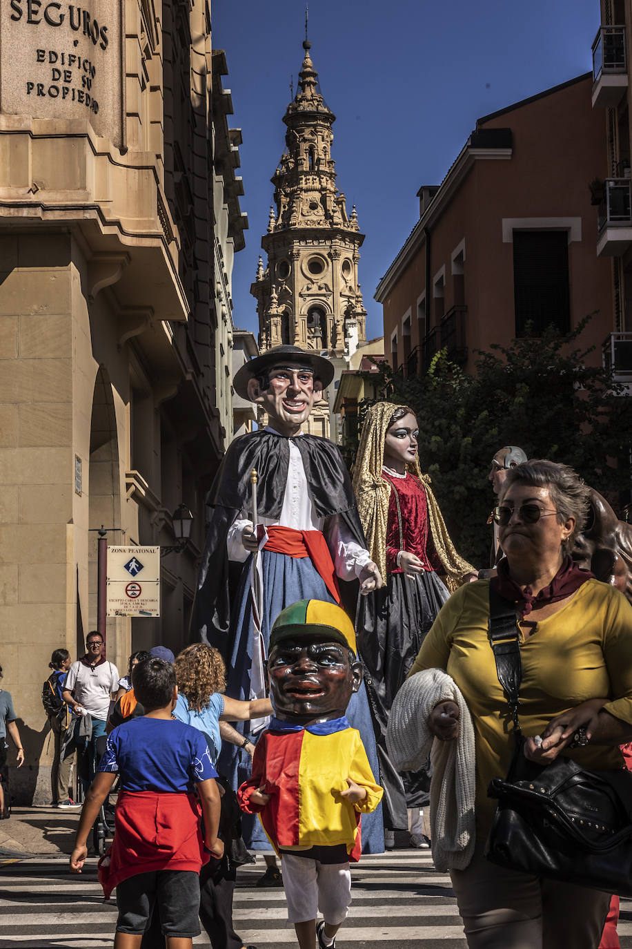 Mañana de gigantes para grandes y pequeños
