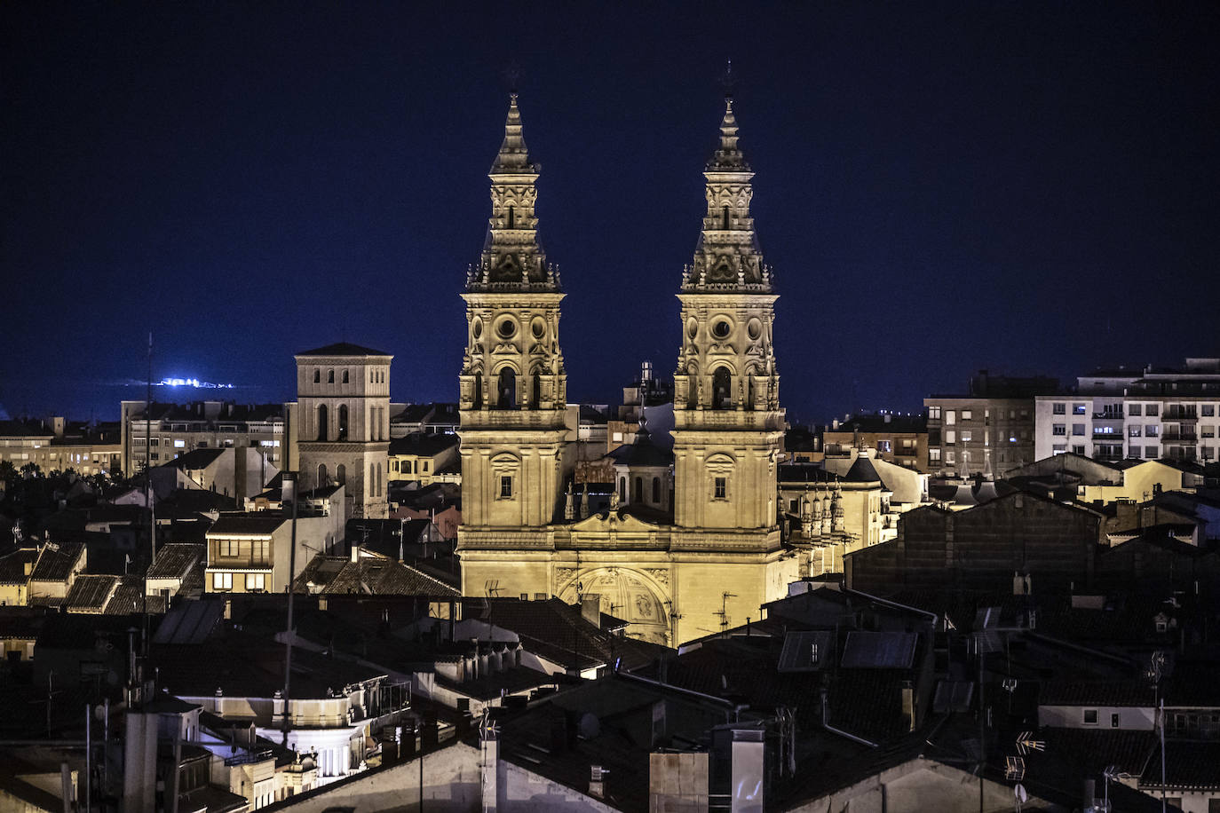 Noche de fuegos artificiales con Pirotecnia Zaragozana