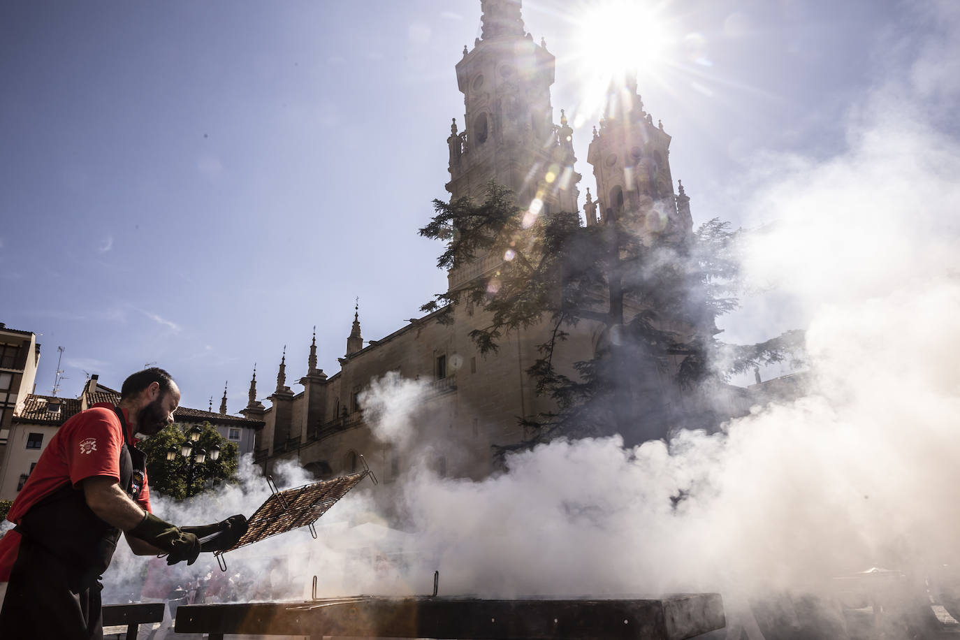 Degustación de choricillo y panceta en la plaza del Mercado