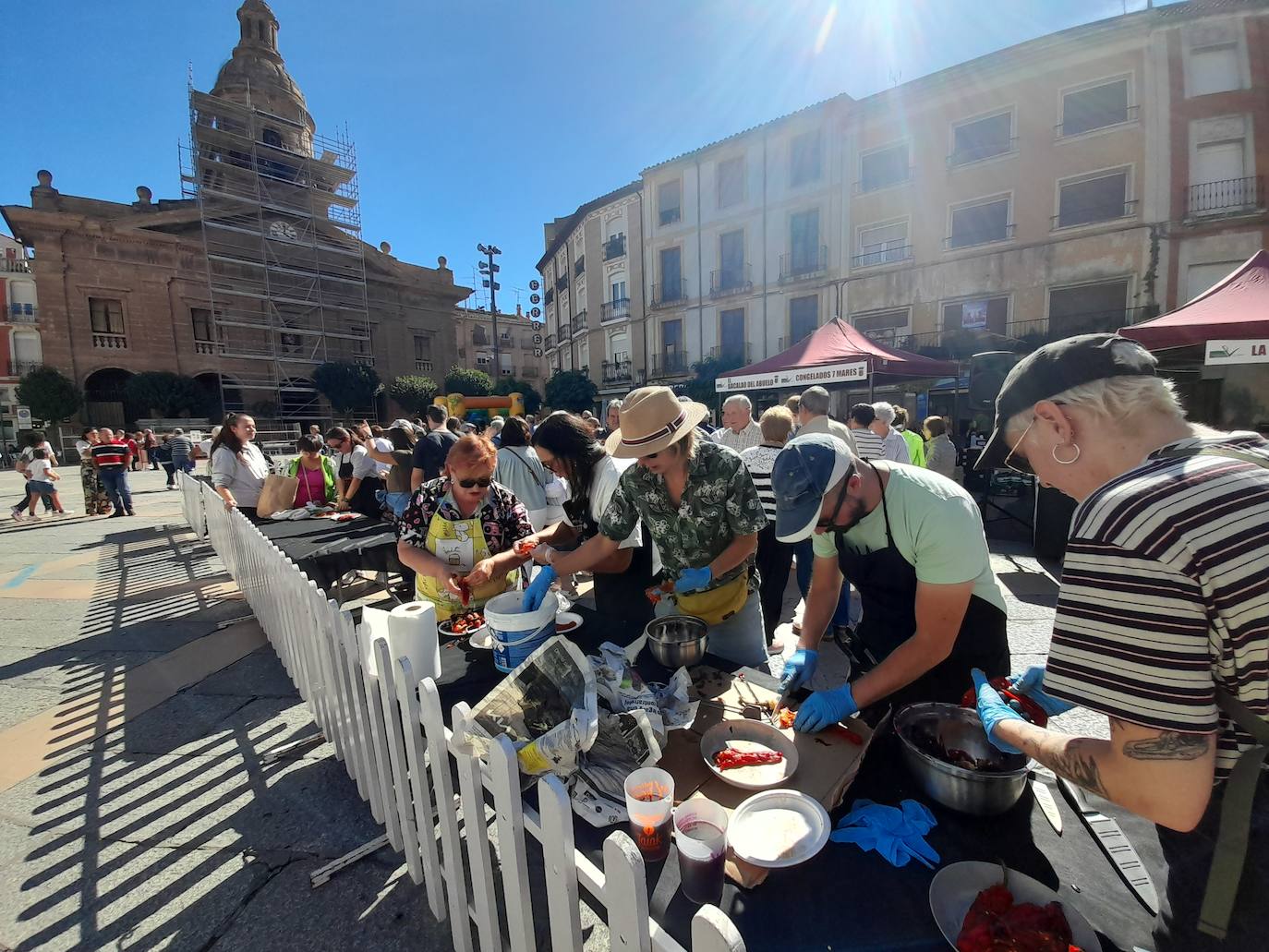 &#039;Calahorra con pimientos&#039; llena las calles de olor y sabor