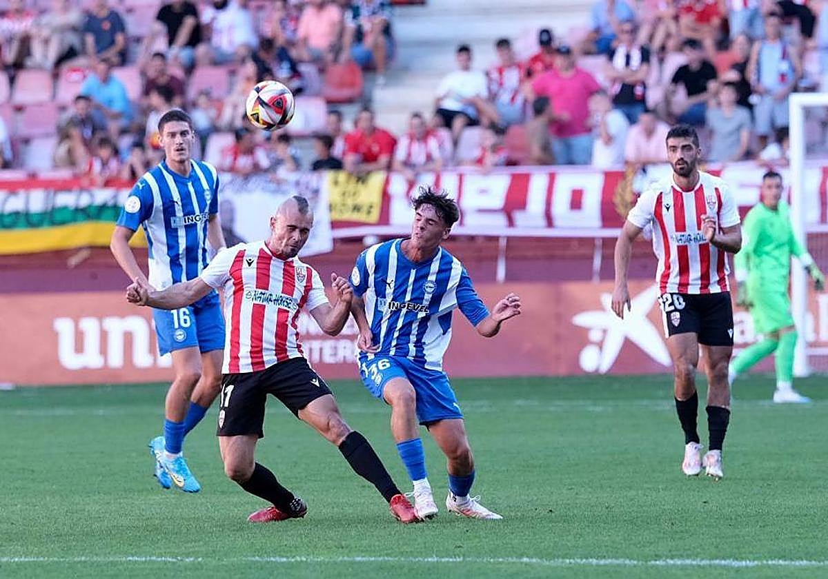Jon Madrazo, en un momento del partido.