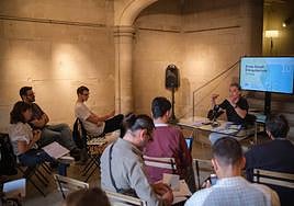 Octavio Pérez, en la presentación de las jornadas en la sede del COAR.